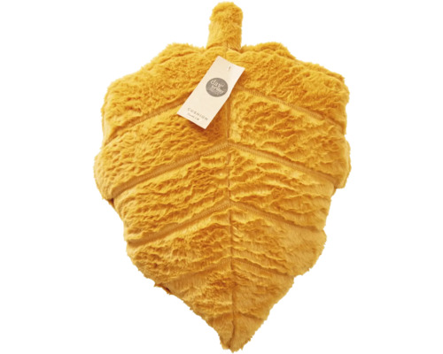 Geel kussen in de vorm van een blad van zacht pluche, 35 bij 48 centimeter.