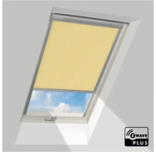 Z-Wave Plus compatibel rolgordijn voor dakramen, gele stof, gedeeltelijk gesloten. Z-Wave Plus Logo.
