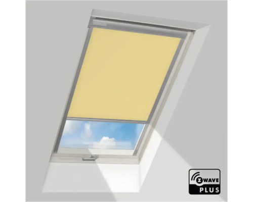 Z-Wave Plus compatibel rolgordijn voor dakramen, gele stof, gedeeltelijk gesloten. Z-Wave Plus Logo.