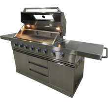 Grillstation met grillkap, grillrooster, bedieningsknoppen en onderkast