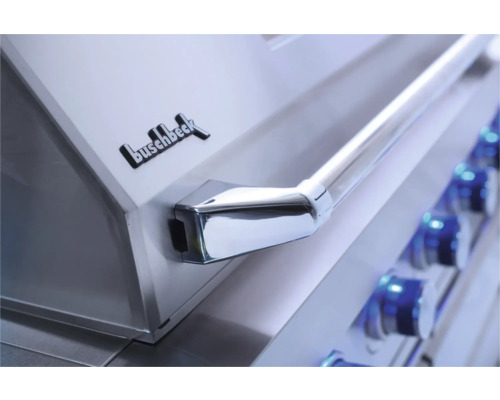 Detailweergave van een Buschbeck barbecueapparaat met handgreep en bedieningsknoppen