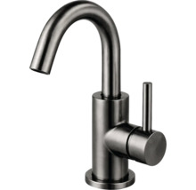 Metalen kraan met hoge uitloop