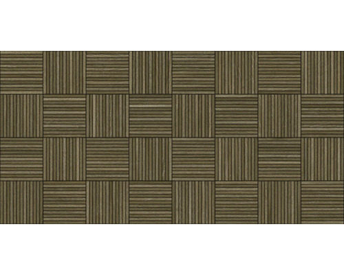 Terrastegels van hout met schaakbordpatroon en parallelle latten voor buitengebruik.