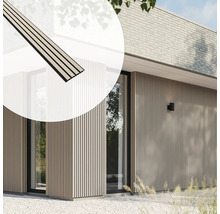 Gevel van een huis met houten lamellenbekleding