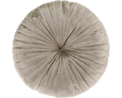 Rond sierkussen van taupekleurig fluweel met geplooid straalpatroon.