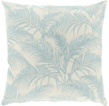 Vierkant sierkussen met lichtblauw palmbladpatroon.