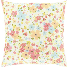 Vierkant sierkussen met een kleurrijke bloemenprint.