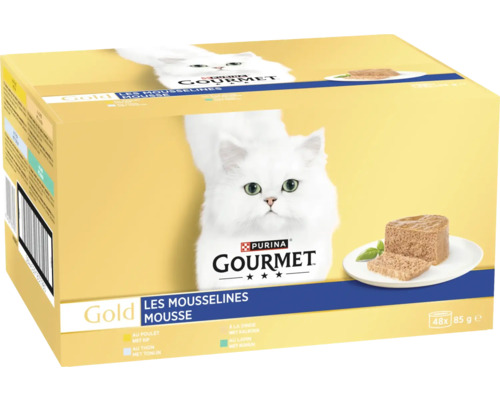 Purina Gourmet Gold kattenvoeding Mousse, voordeelverpakking van 48 keer 85 gram, gele doos met witte kat.
