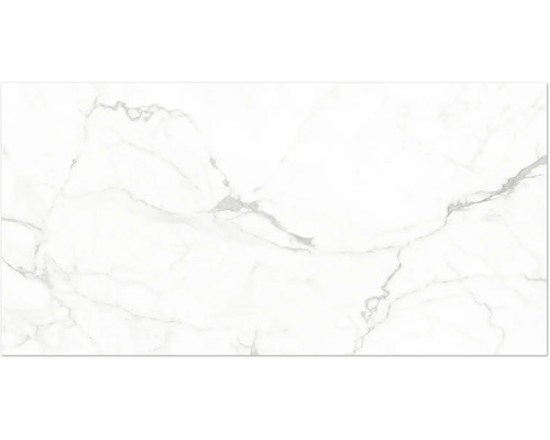 Keramische tegel met marmerlook en grijze aders.