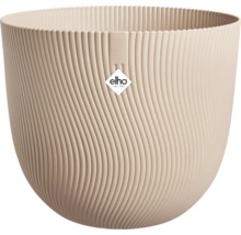 Ronde kunststof bloempot van elho met verticale golfstructuur in beige.