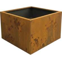 Vierkante plantenbak van metaal met roestlook.