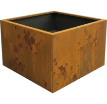 Vierkante plantenbak van metaal met roestlook.