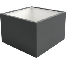 Moderne vierkante wandlamp in kubusvorm van metaal in antraciet met witte binnenkant.