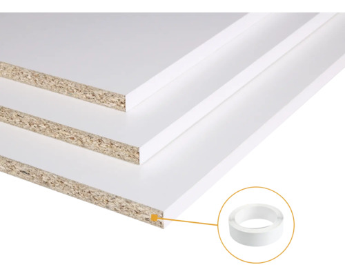 Witte melamine spaanplaat met bijpassende kantenband en een rol kantafwerking in detailweergave.