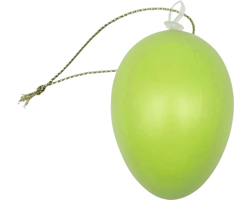 Groen paasei om op te hangen met koord voor paasdecoratie.