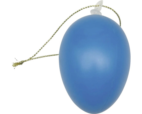 Blauw plastic paasei met goudkleurig ophangkoord.