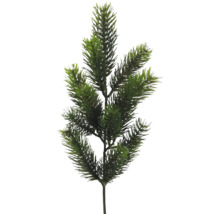Kunstmatige groene dennentak van kunststof voor kerstdecoratie.