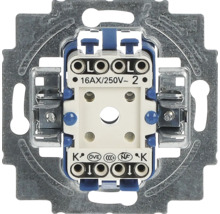 Inbouw schakelaarinzet met metalen draagring, 16 Ampère 250 Volt, voorzien van keurmerken ÖVE, CCC en NF.
