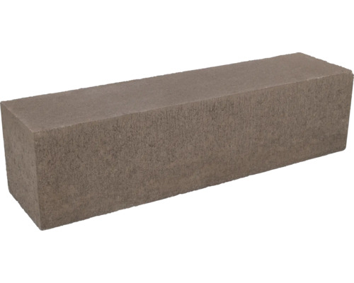 Rechthoekige betonnen muursteen voor de tuin met een gestructureerd oppervlak.