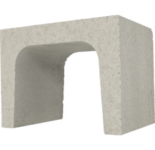 Grijze betonnen U-steen voor tuinarchitectuur en muurbouw.