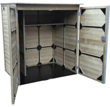 Open houten tuinkast met twee deuren, legplank en zwarte vloer.