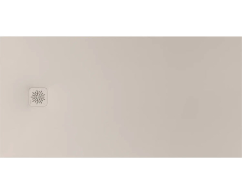 Rechthoekige douchebak met geïntegreerd vierkant afvoerdeksel en stervormig gatenpatroon.