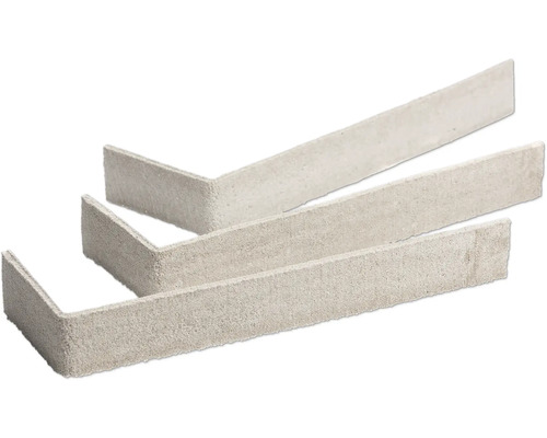 Drie L-vormige hoekstrips met steenlook voor wandbekleding binnen en buiten.