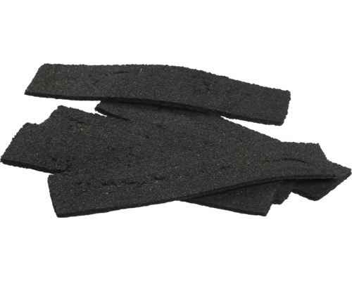 Zwarte bitumen strips voor dakwerkzaamheden en afdichtingen.