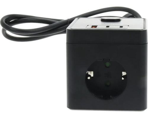 Zwarte kubusvormige stekkerdoos met één stopcontact, twee USB-poorten, aan-uit-schakelaar en netsnoer.