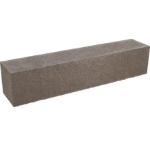Rechthoekige betonsteen voor tuinmuren of borderranden.