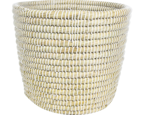 Gevlochten mand van zeegras met witte wikkeling.