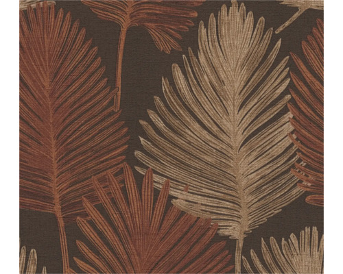 Vliesbehang met groot palmbladpatroon in bruin- en beigetinten met fijne lijnstructuur.