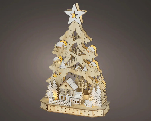 Verlichte houten kerstboom met wintertafereel en een ster bovenop.