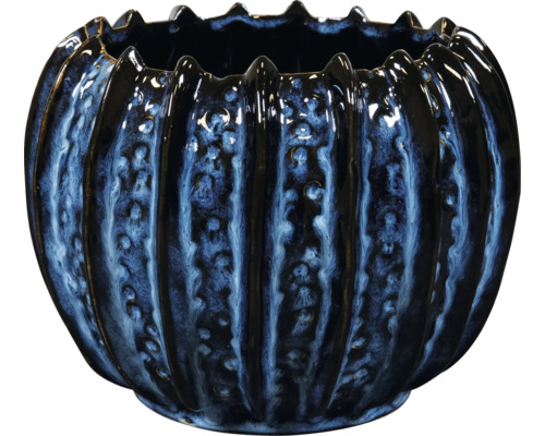 Ronde keramieken bloempot met verticale ribbelstructuur en blauw-zwarte reactieve glazuur.