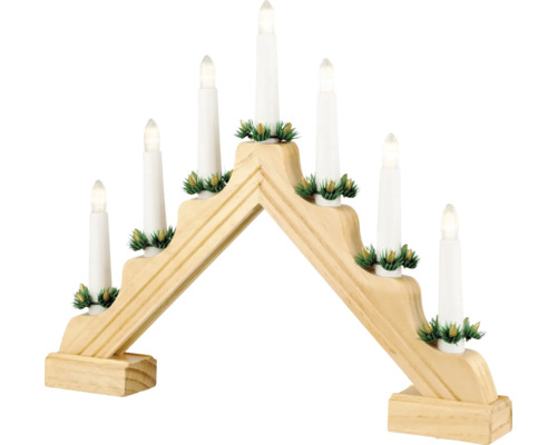 LED houten kerstkandelaar met zeven witte kaarsen en kunstmatige dennentakken.