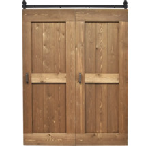 Dubbele houten schuifdeur in rustiek design inclusief zwarte rail en handgrepen.