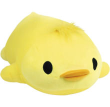 Zacht geel pluche kuiken met zwarte ogen en een oranje snavel.