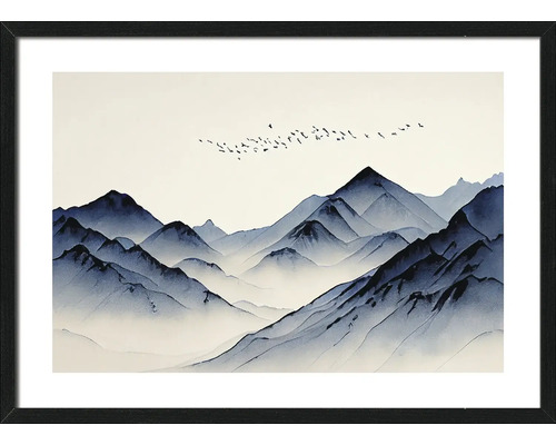 Ingelijste wanddecoratie met blauw berglandschap in aquarelstijl en vliegende vogels.