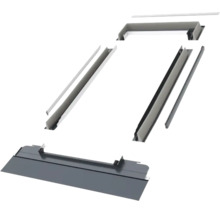 Dakraam gootstukset bestaande uit geïsoleerde zijdelen, bovendeel en een brede slab voor een waterdichte aansluiting.
