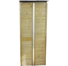 Hoge houten tuinkast met twee deuren van horizontale lamellen en een verticale metalen strip.