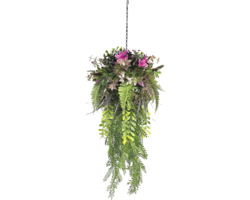 Kunsthangplant met roze bloemen, varens en hangende groene ranken aan een zwarte metalen ketting.