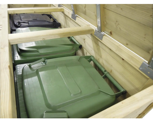 Binnenaanzicht van een houten afvalcontainerberging met drie afvalcontainers: één zwarte en twee groene bakken.