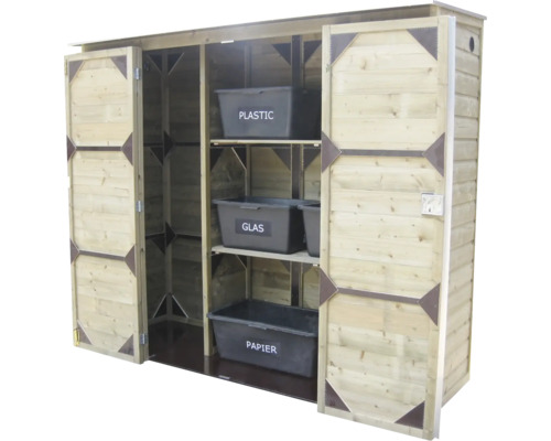 Houten vuilnisbakkenkast met drie kunststof bakken voor afvalscheiding van plastic, glas en papier in de tuin.