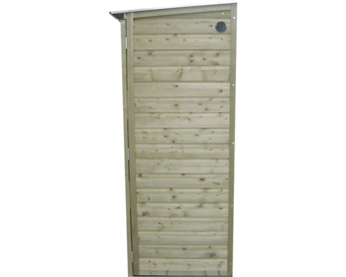 Smalle houten tuinkast met lessenaarsdak, lamellendeur en rond ventilatierooster.