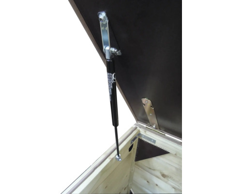 Gasveer voor kistdeksel, gemonteerd op een houten kist met metalen bevestigingsmateriaal.