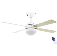 Plafondventilator met vier bladen in wit en houtlook, inclusief geïntegreerde lamp en afstandsbediening.