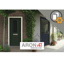 ARON voordeur met briefplaat in een bakstenen muur en achterdeur die naar een licht terras leidt, ARON Logo en configuratiesymbool.