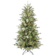Kunstkerstboom met geïntegreerde ledverlichting en dennenappels op zwarte metalen standaard.