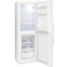 Witte open koel-vriescombinatie met glazen legplateaus, een groentelade, drie vriesladen en deurvakken.