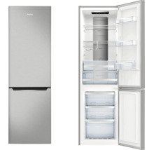 Amica koel-vriescombinatie met twee deuren, gesloten en geopend, met glazen plateaus en vriesladen.